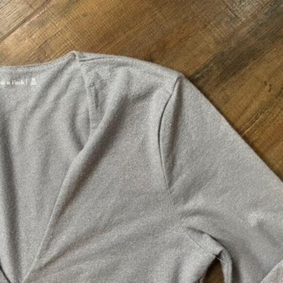 Abercrombie & Fitch Silver Metallic Long Sleeve Deep V Bodysuit Size M - Picture 6 of 11